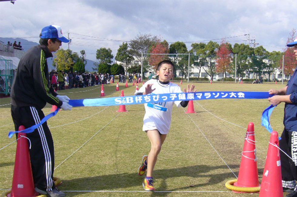 3年男子は松下くんが独走で3連覇。タイムも7分32秒をマーク。