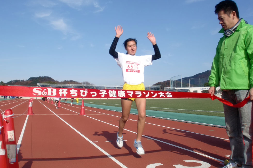 6年女子は布川さんが昨年3位から ステップアップし有終の美を飾る。