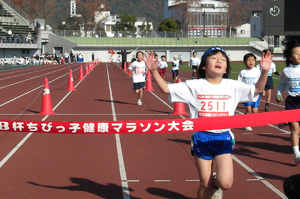 2年女子は市本さんが２連覇。タイムも6分08秒の好タイムをマーク。