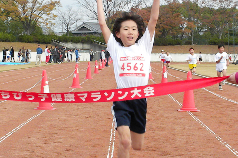 4年女子は前田さんが7分24秒の好タイムで昨年3位から順位を上げた。