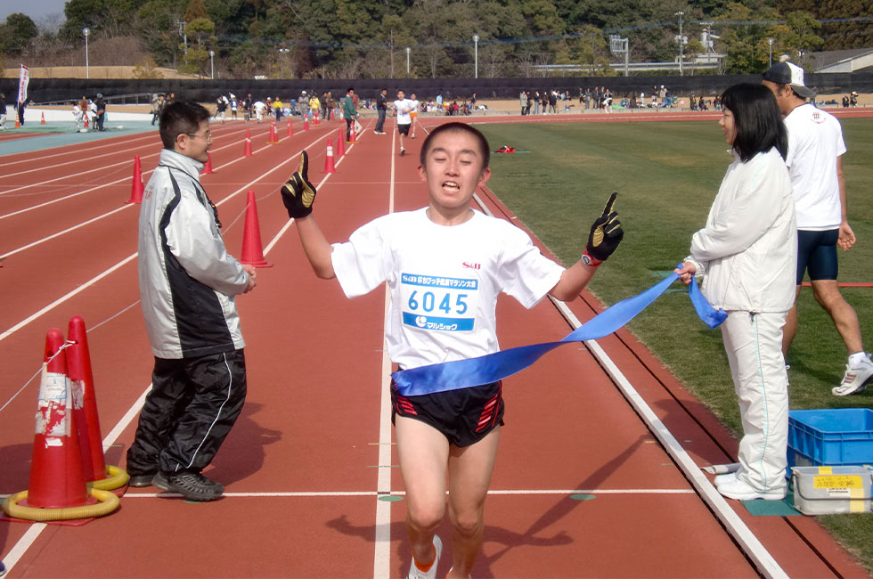 6年男子は國分くんが10分30秒の好タイムで圧勝。