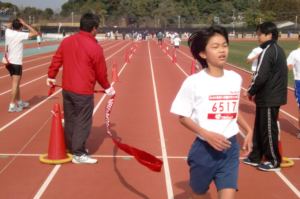 6年女子は赤﨑さんが2連覇。