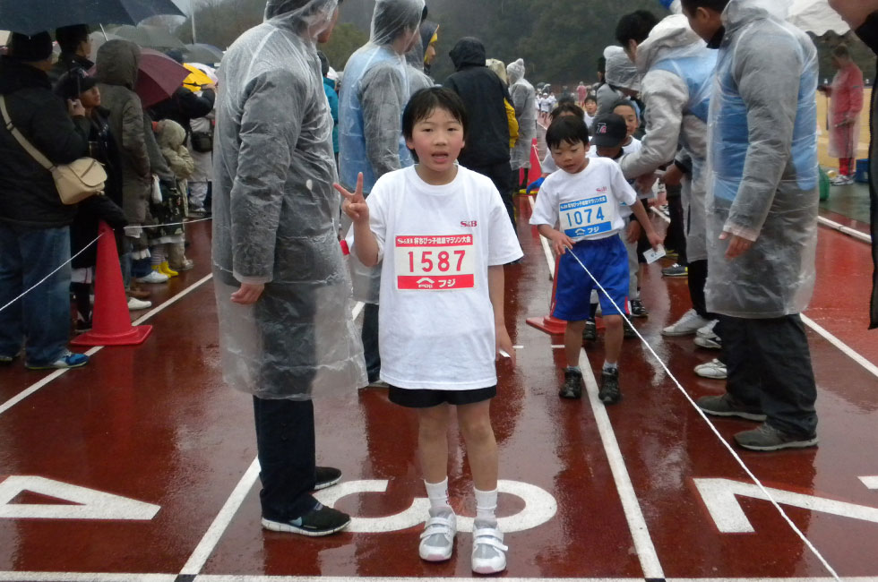 1年女子は上田さんが独走Ⅴ。6分18秒の好タイムをマーク。