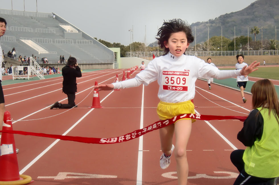 3年女子は井野さんが7分34秒の好タイムで3連覇。