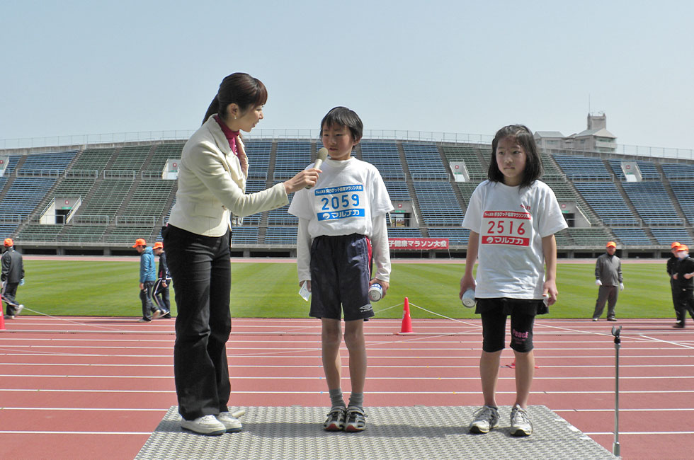 2年男女優勝インタビュー。男子は片岡くん、女子は森本さん。二人とも2連覇。