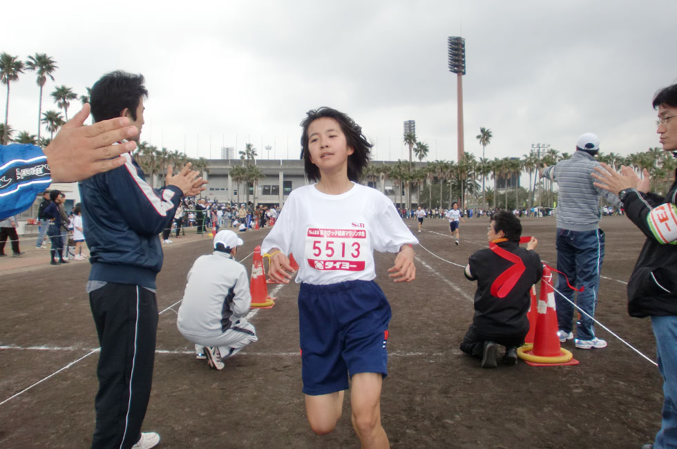 5年女子は津留さんが接戦を制した。