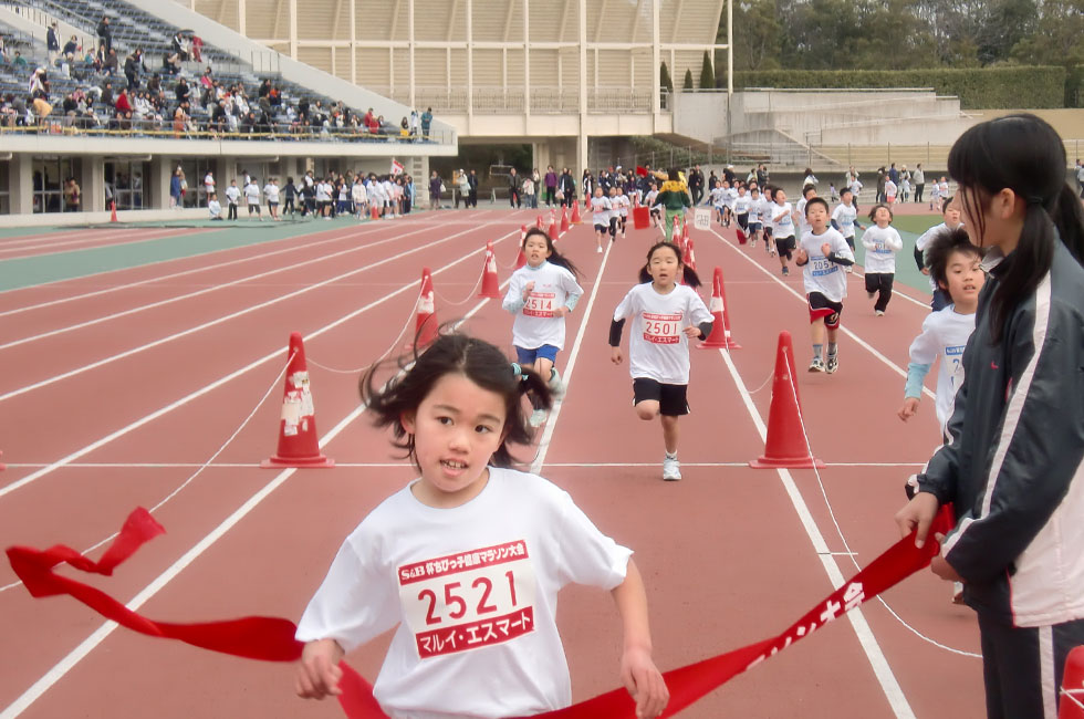 2年女子は橋谷さんが2連覇。タイムも6分16秒の好タイムをマーク。