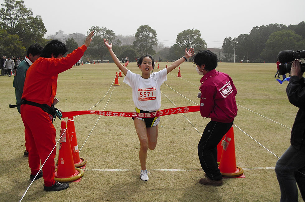 5年女子は瀧本さんが一人旅の独走で11分07秒の好タイムをマーク。