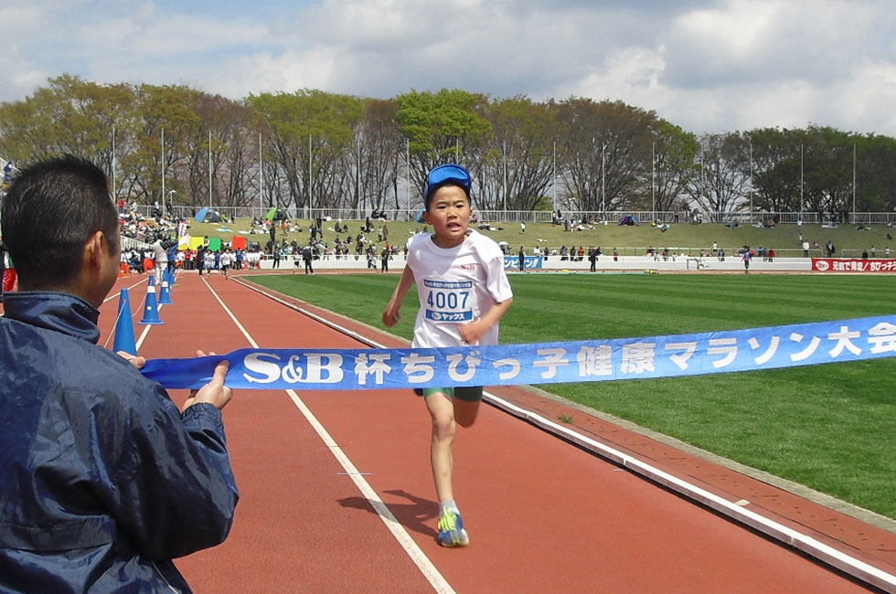 4年男子は永田くんが7分21秒の好タイムで初優勝。