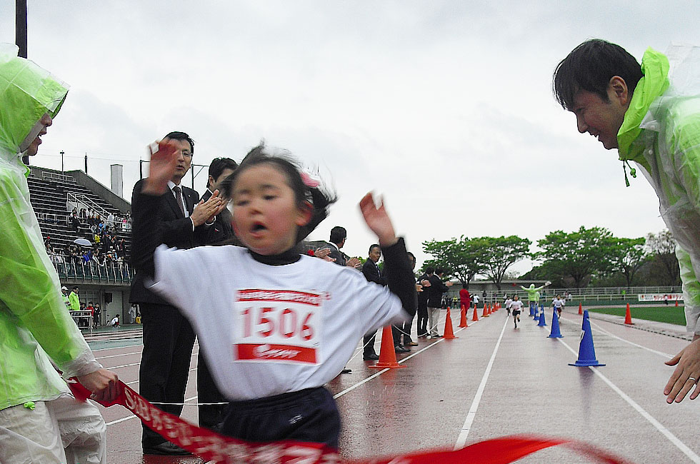 1年女子は宮本さんが7分11秒で優勝。