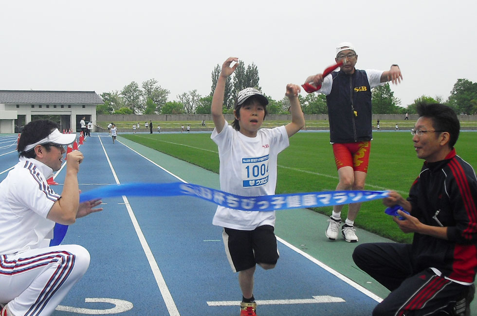 1年男子は小嶋くんが6分41秒で優勝。