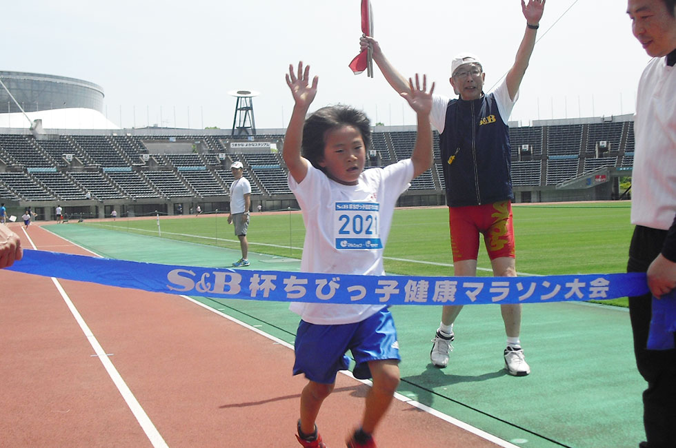 2年男子は木實くんが5分53秒の好タイムで優勝。