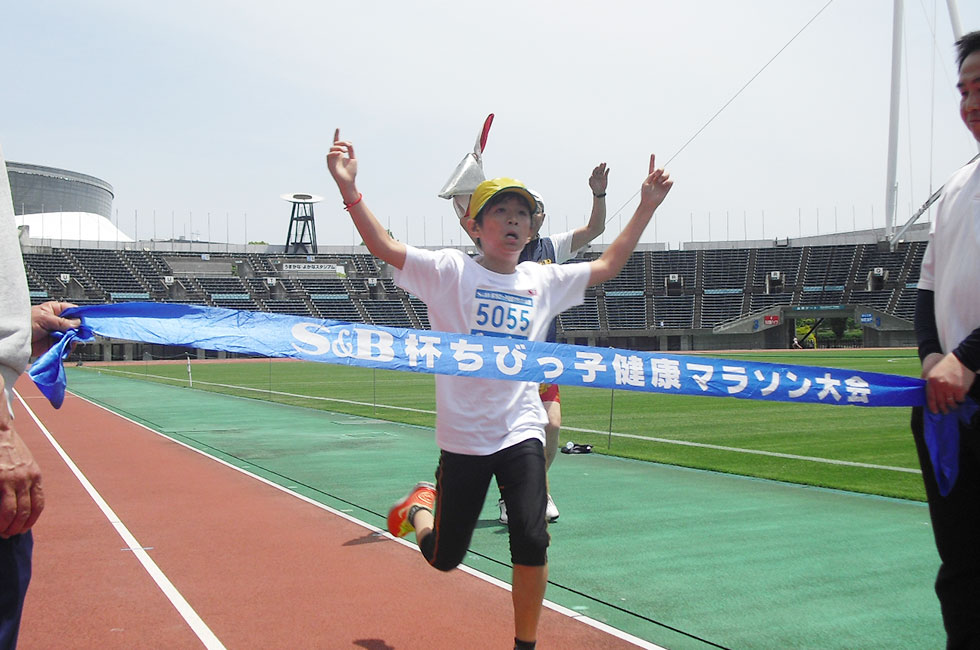 5年男子は大嶋くんが11分5秒で3度目の優勝。