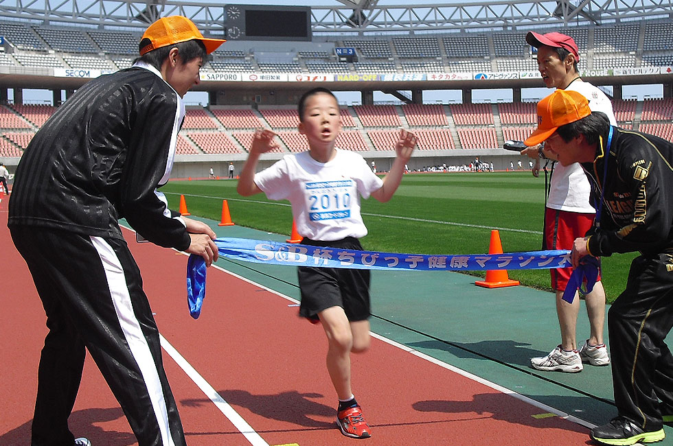 2年男子は堀内くんが6分8秒で優勝。