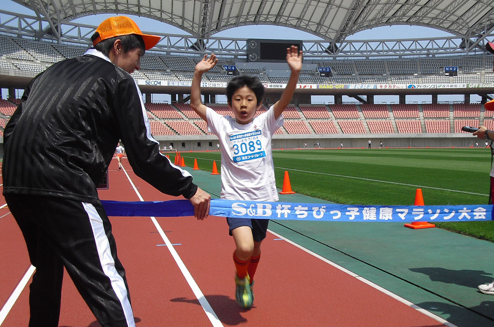 3年男子は新宮くんが7分57秒で3連覇。