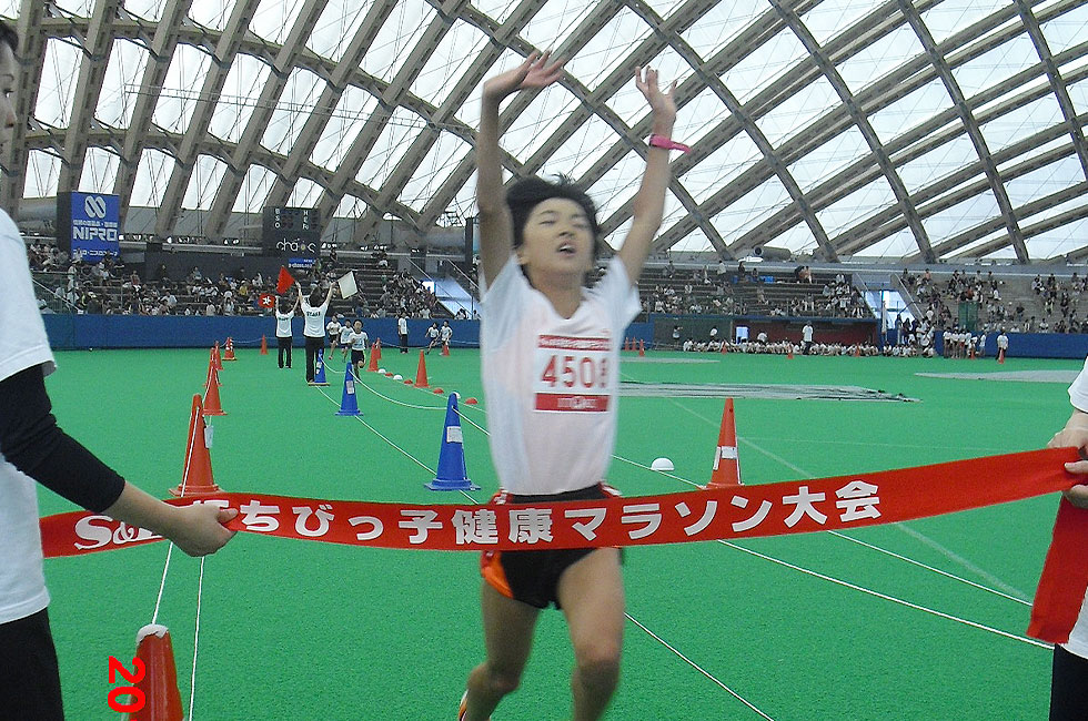 4年女子は吉原さんが7分35秒で4連覇達成。