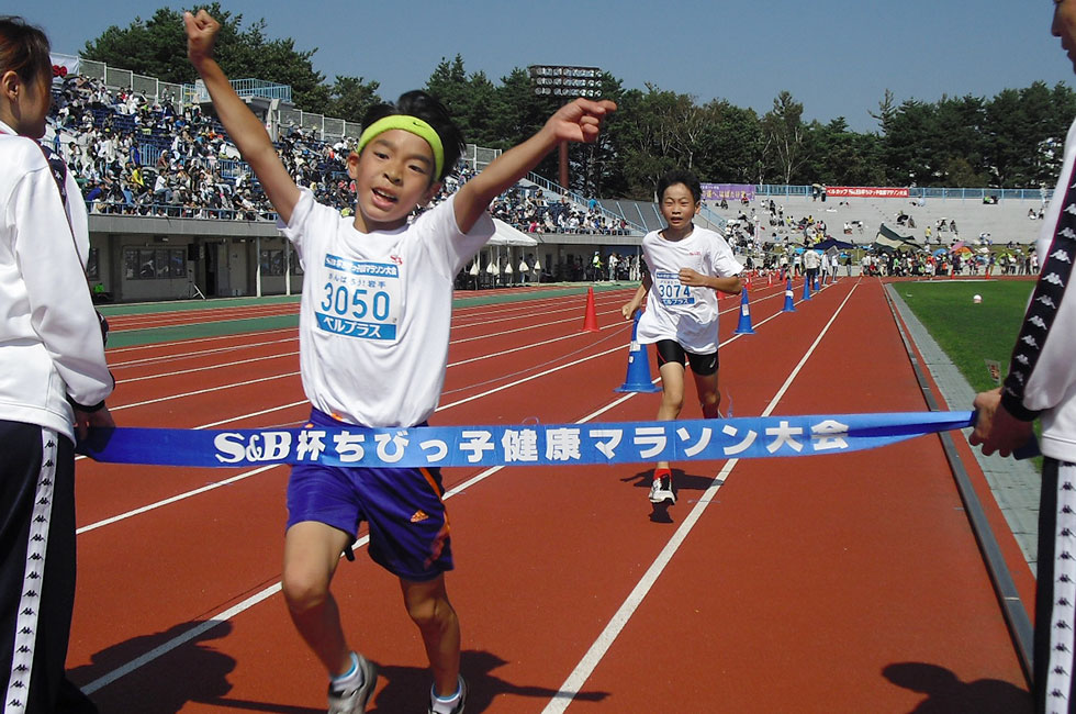 3年男子は遠藤くんが岩手大会新記録で連覇達成。	
