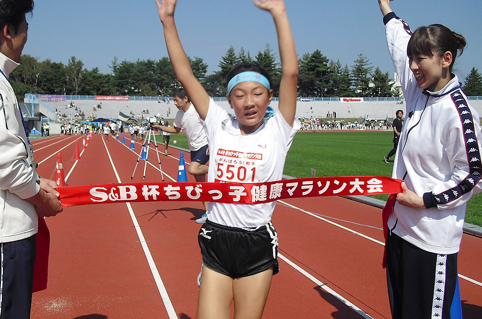 5年女子は桐山さんが11分32秒で5連覇達成。