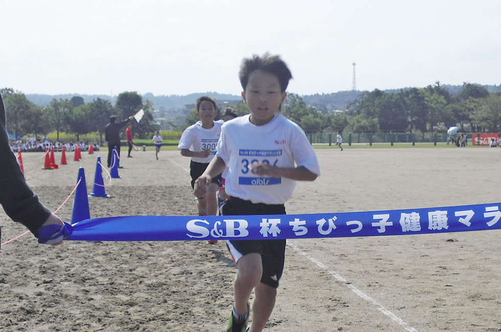 3年男子は成田くんが7分44秒で初優勝。