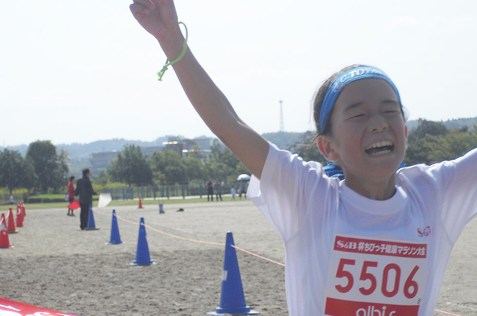 5年女子は中才さんが11分36秒で連覇達成。