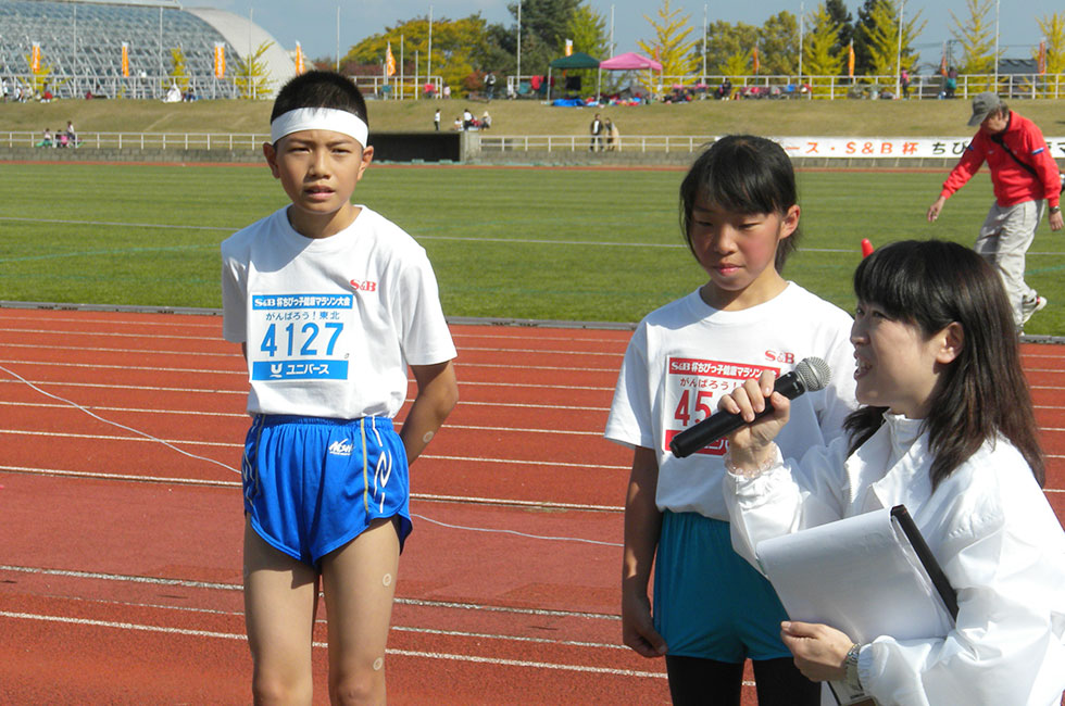 4年男子は大久保くんが圧巻の4連覇。女子は荒川さんが3連覇達成。
