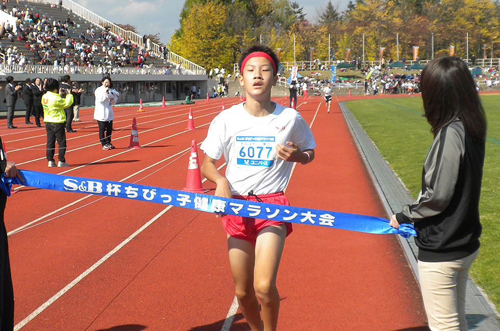 6年男子は青木くんが連覇を達成。