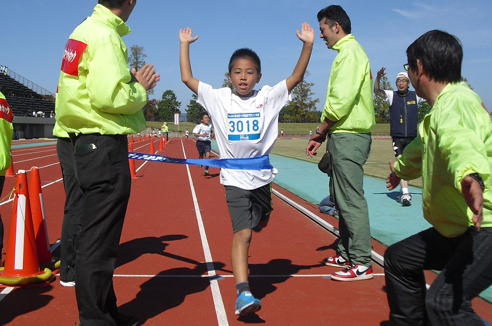 3年男子は山岡くんが8分00秒で初優勝。
