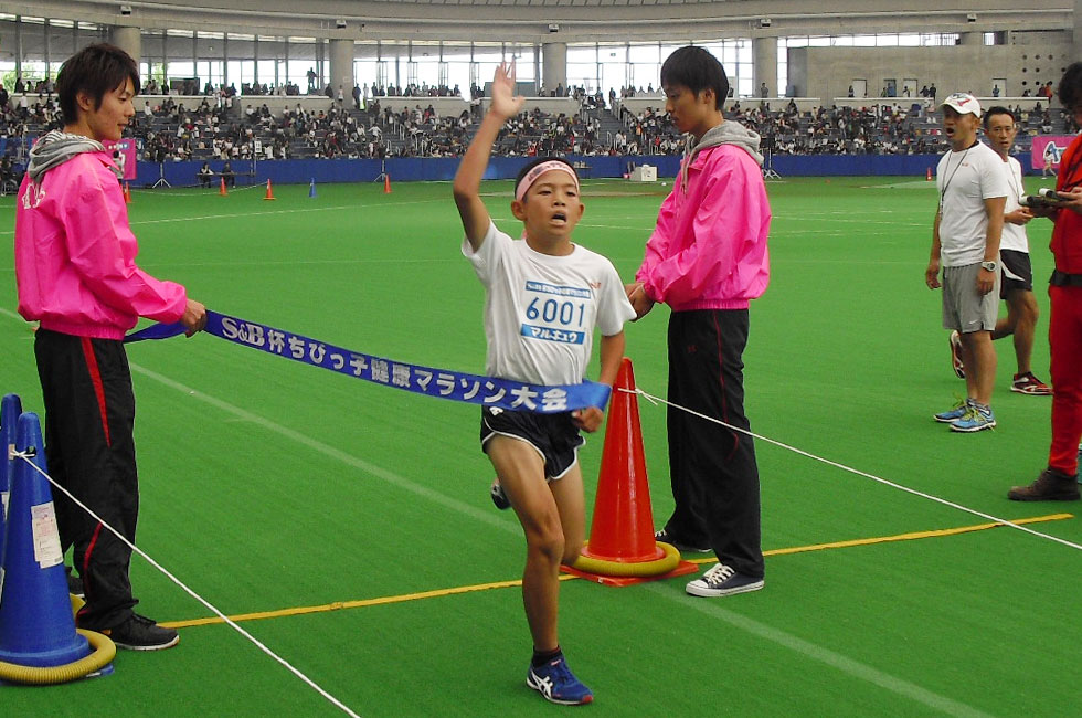 6年男子は松尾くんが10分37秒で5連覇。