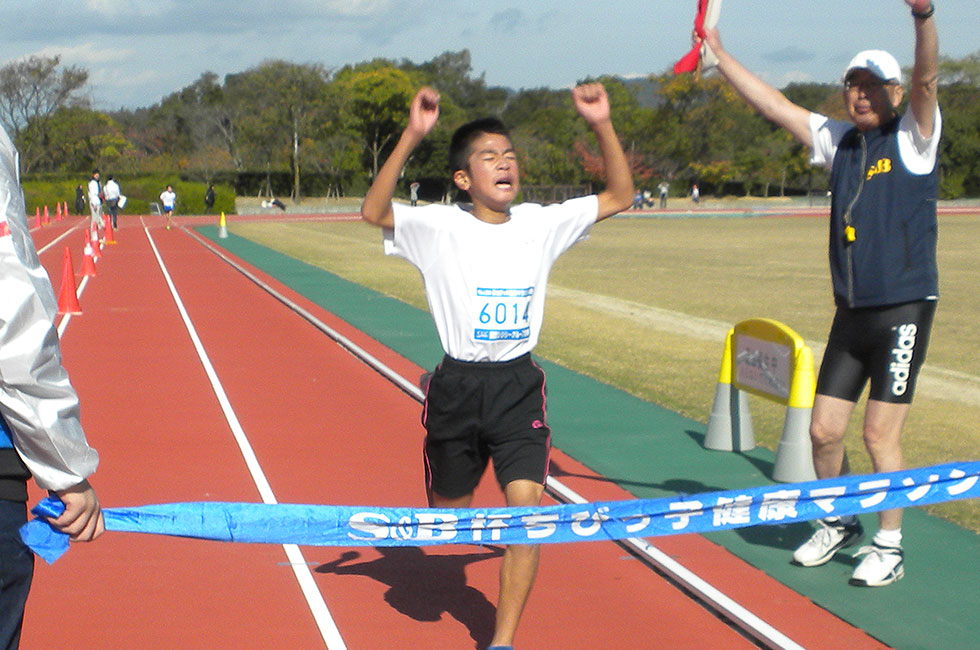 6年男子は小牧くんが大会記録を樹立し、ラストランを締めくくった。