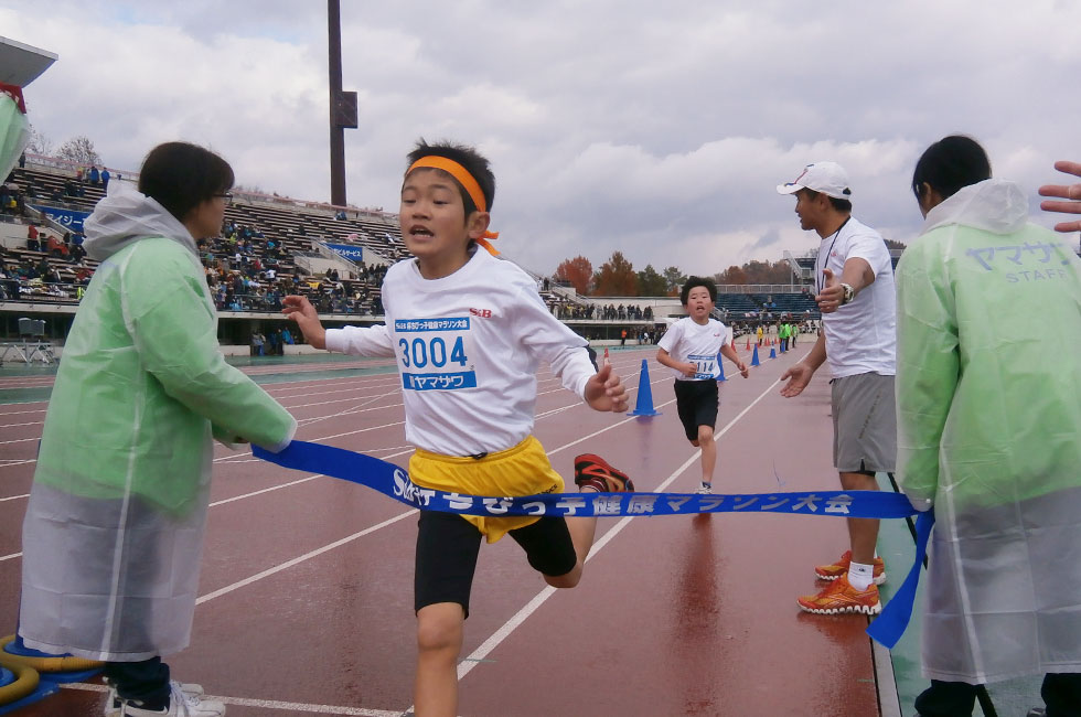 3年男子は細谷くんが7分50秒で初優勝。