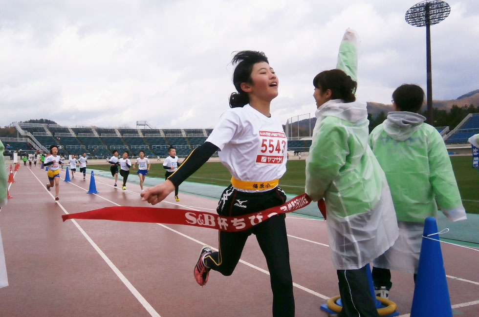 5年女子は大場さんが11分32秒で嬉しい初優勝。	