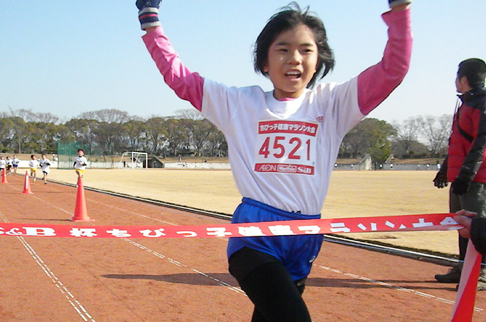 4年女子は上畑さんが大会記録で優勝。