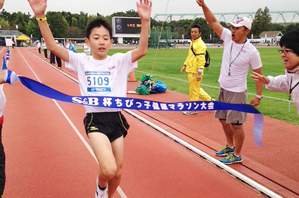 5年男子は篠原くんが10分22秒の好記録で初優勝。