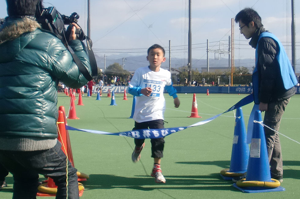 1年男子は中村くんが6分7秒の好記録で優勝。