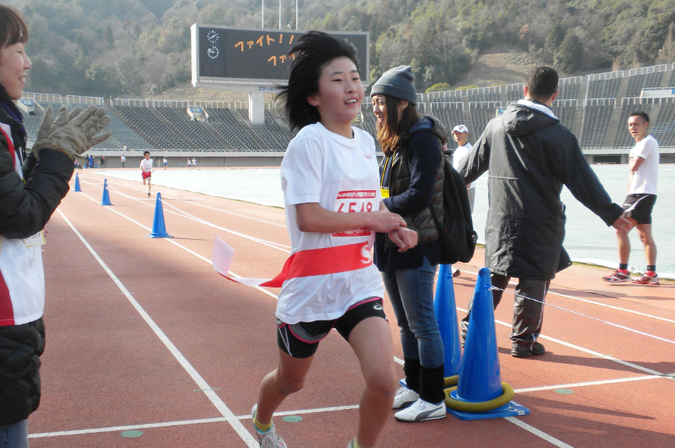 6年女子は谷本さんが4度目の優勝に輝いた。