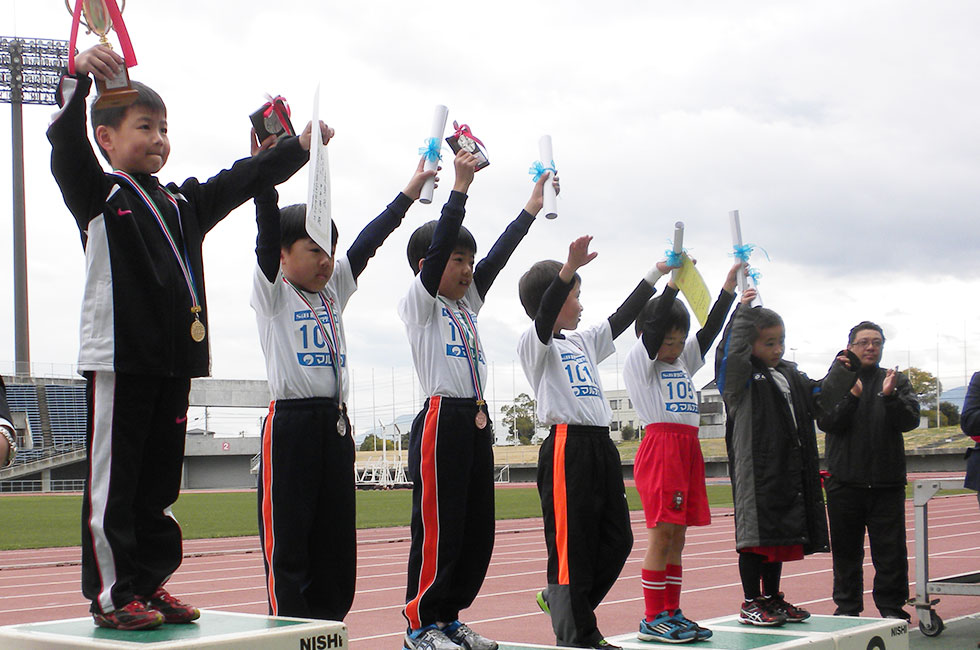 1年男子は中井くんが歴代3位のタイムで優勝。
