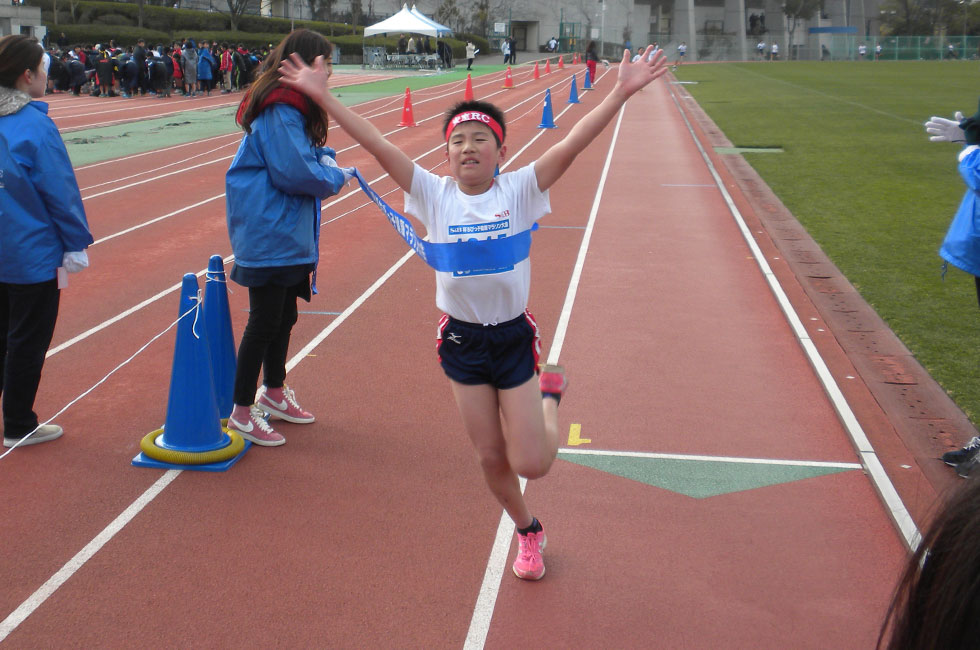 4年男子は高見くんが7分29秒で初優勝。