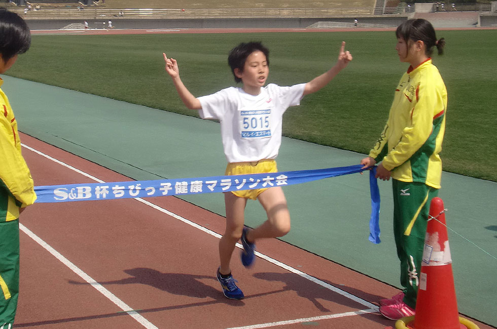 5年男子は大呂くんが鳥取大会タイ記録となる10分41秒で初優勝。