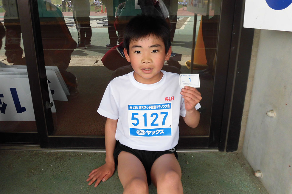 5年男子は石井くんが10分36秒の千葉大会新記録で4連覇達成。