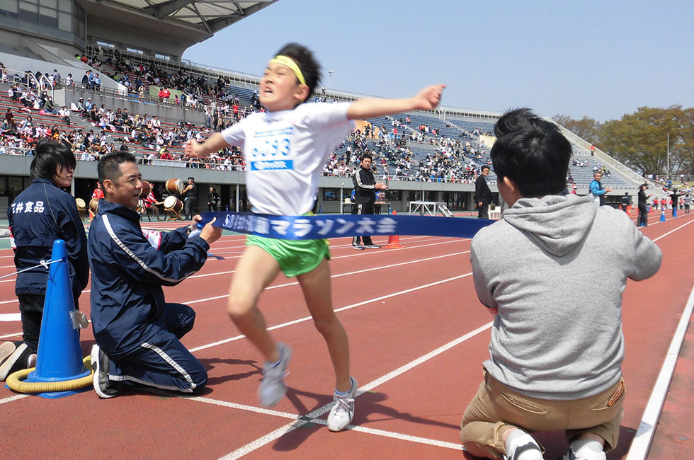 6年男子は武藤くんが10分16秒の千葉大会新記録で2度目のＶ。