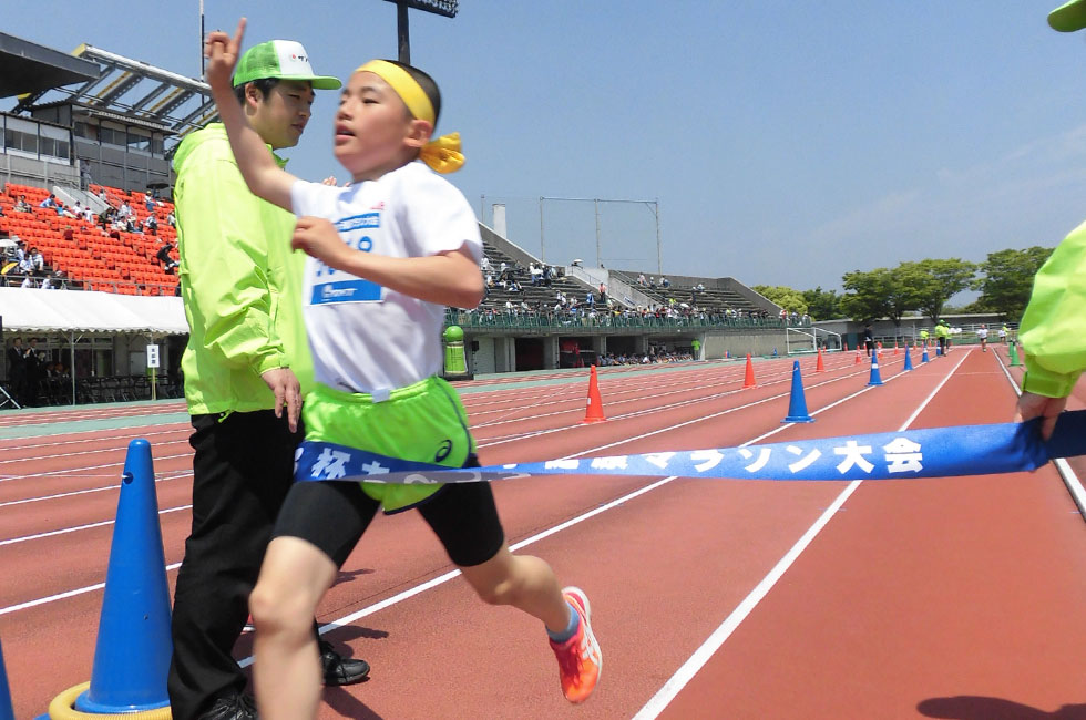 5年男子は北島くんが10分50秒で初優勝。