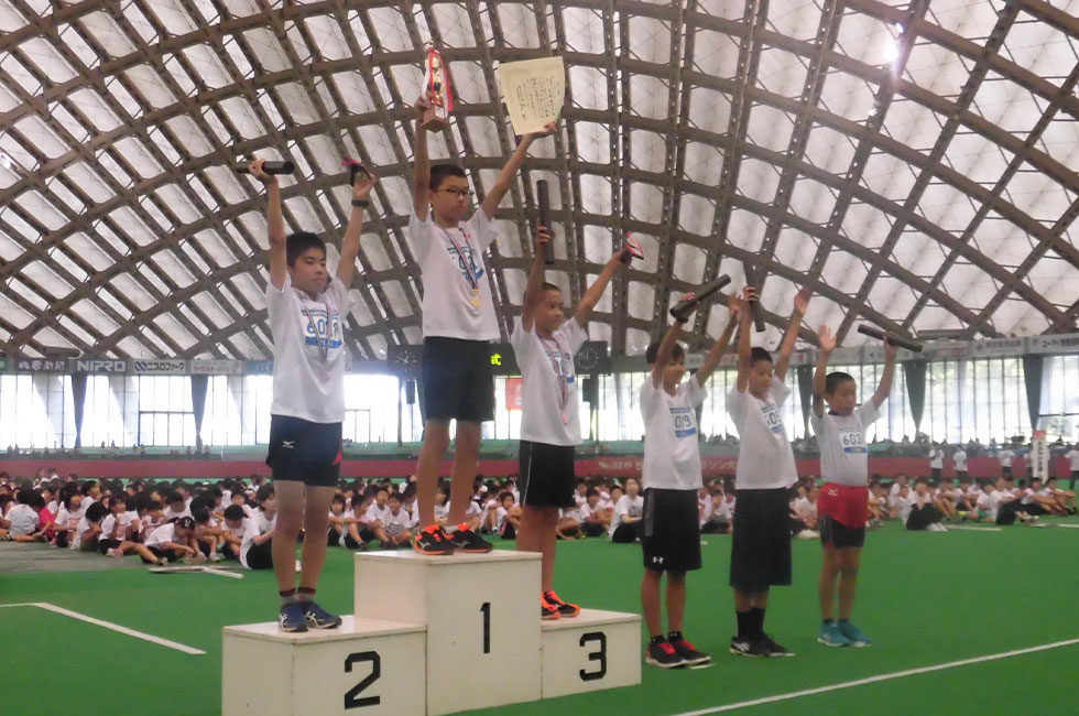 6年男子表彰。黒澤くんが10分46秒で初優勝。