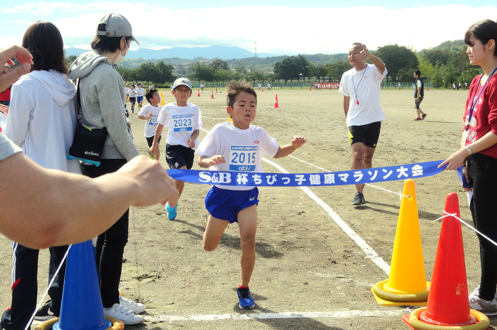 2年男子は原野くんが接戦を競り勝った。
