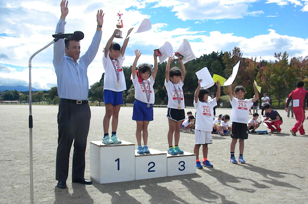 2年女子は松永さん好タイムで優勝。2位は森田さん、3位は棚田でした。