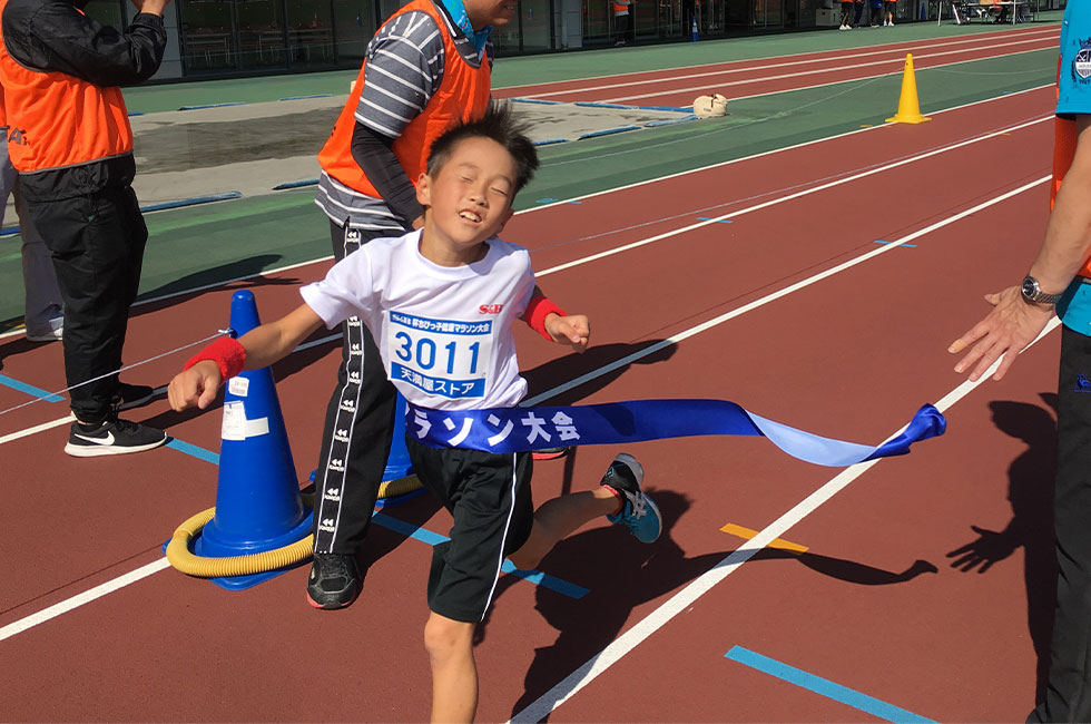 3年男子は石坂くんが7分41秒で3連覇達成。