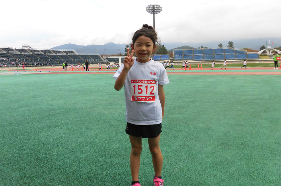 1年女子は田村さんが6分48秒で優勝。