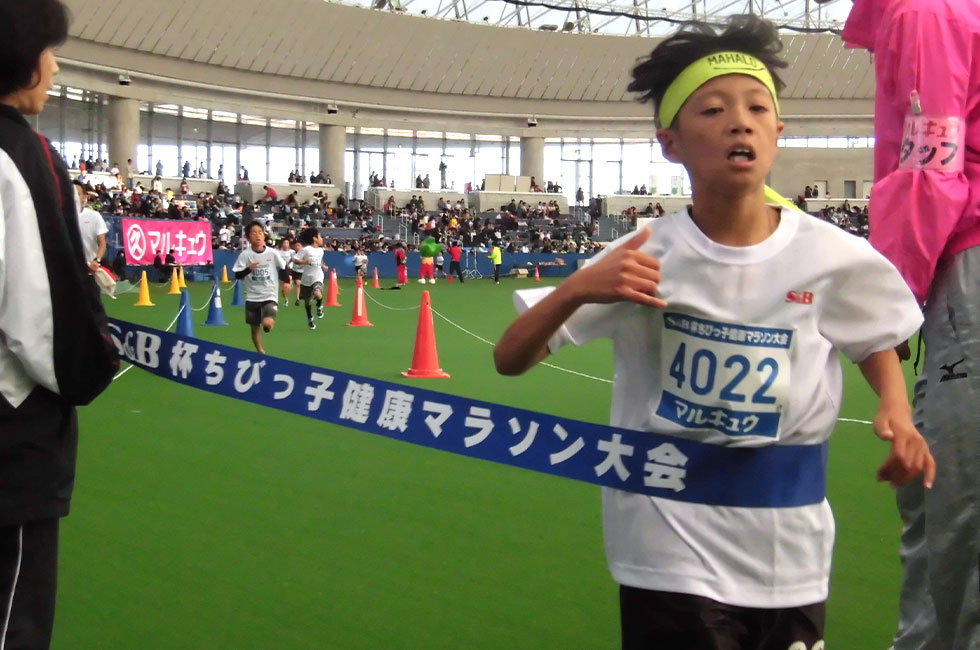 4年男子は赤間くんが7分24秒で初優勝。