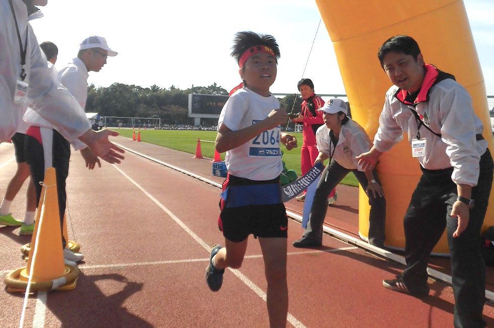 2年男子は宍倉くんが5分30秒の好記録で優勝。