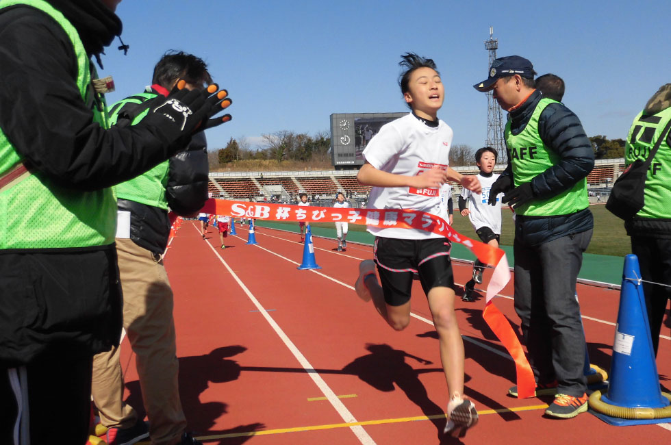 5年女子は芳野さんが11分21秒で連覇達成。