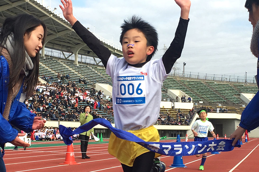 1年男子は大西くんが6分8秒の記録で優勝。